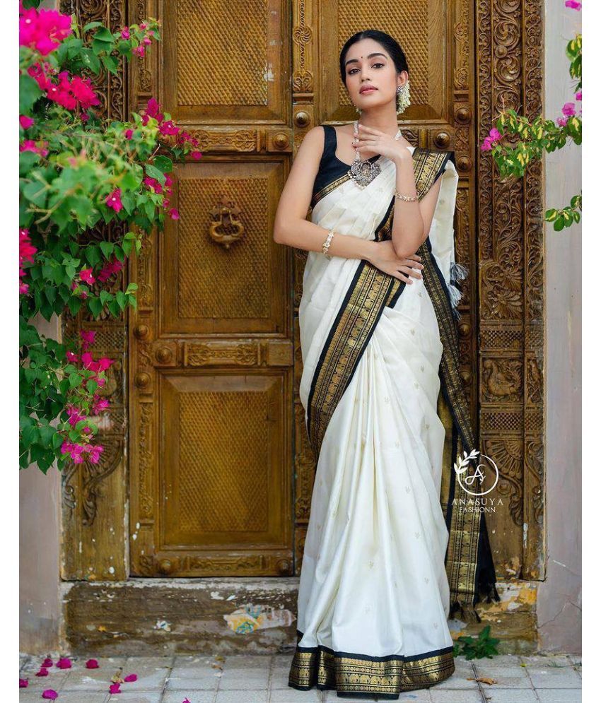     			Pheasant Pack of 1 Jacquard Woven Saree With Blouse Piece ( White )