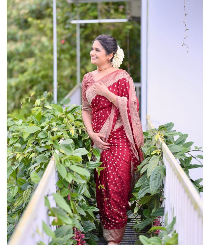     			A TO Z CART Pack of 1 Banarasi Silk Solid Saree With Blouse Piece ( Maroon )