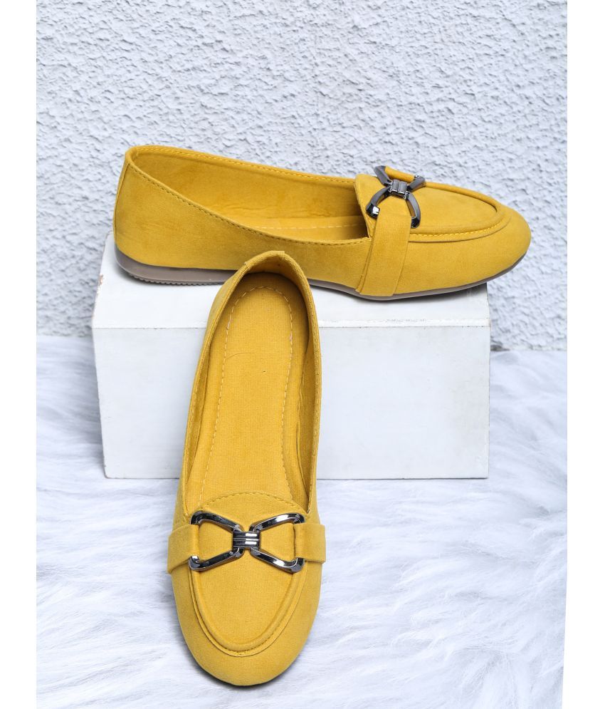     			Moonwalk Yellow Women's Casual Ballerinas