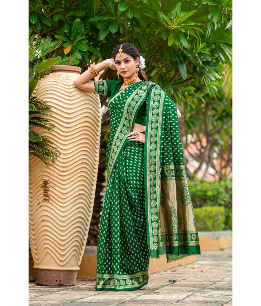     			Vibhagyaa Silk Self Design Saree With Blouse Piece ( Green , Pack of 1 )