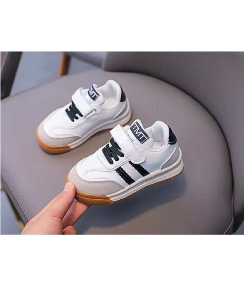     			ICONIC ME - White Boy's Sneakers ( 1 Pair )