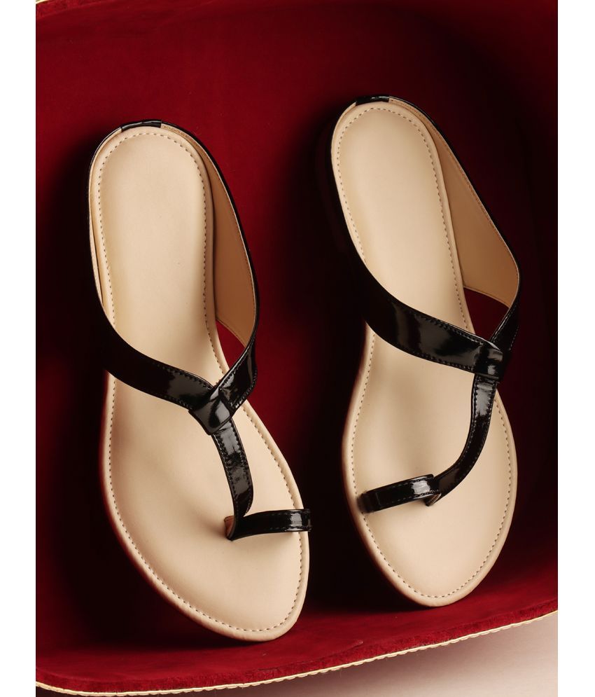     			Footprints Black Women's Flats