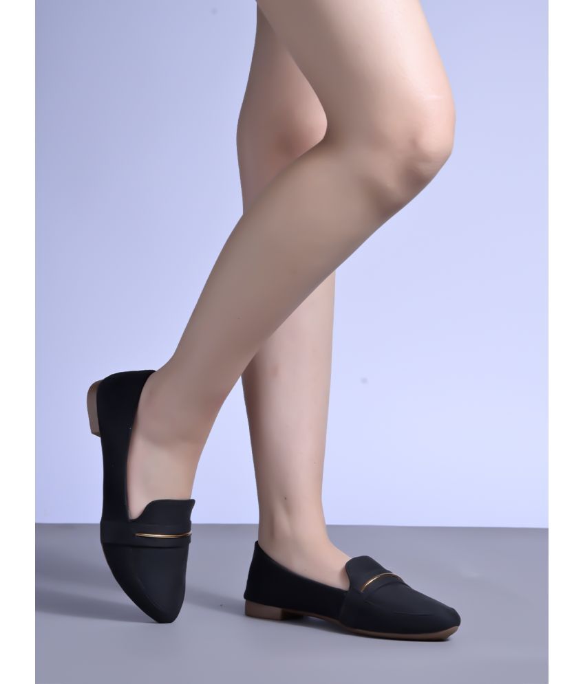     			Shoetopia Black Women's Casual Ballerinas