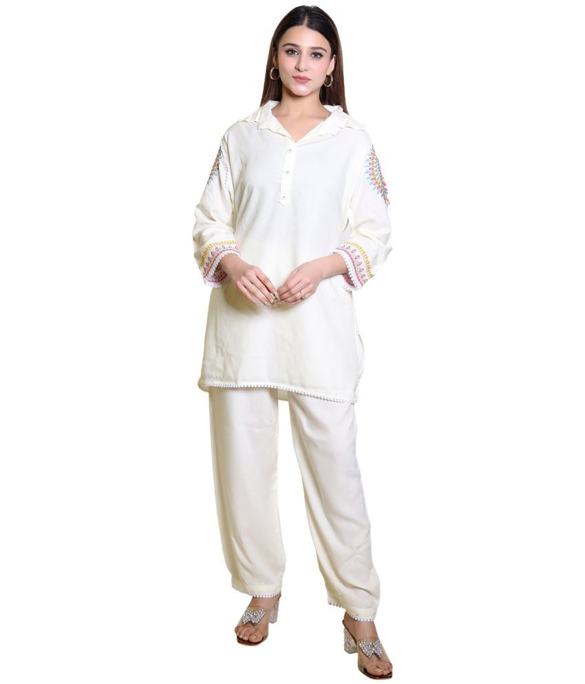     			HeteShe Cotton Embroidered Kurti With Pants Women's Stitched Salwar Suit - Cream ( Pack of 1 )