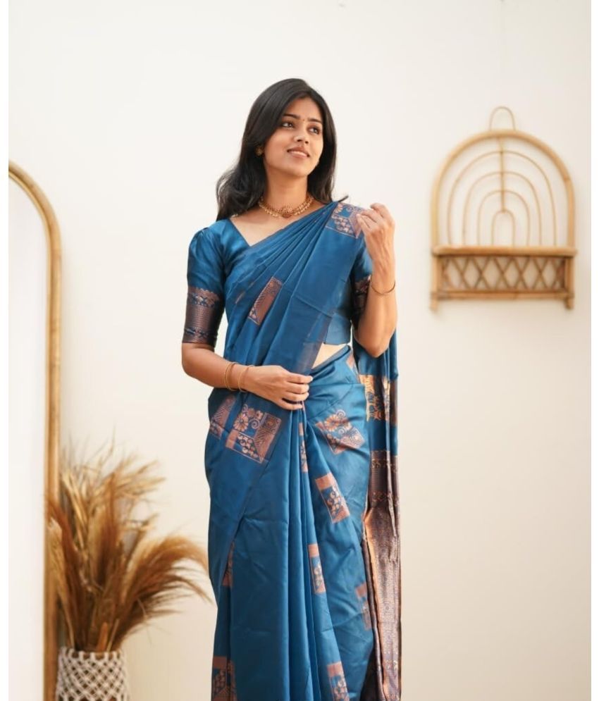     			Vastukala Silk Solid Saree With Blouse Piece ( Light Blue , Pack of 1 )