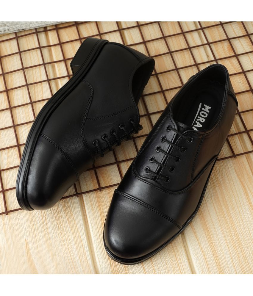     			MORAAH Black Men's Oxford Formal Shoes