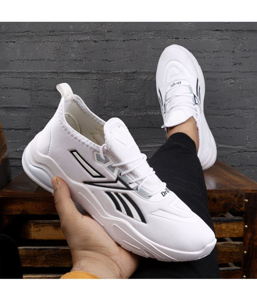     			Jynx White Walking Casual Shoes White Men's Lifestyle Shoes