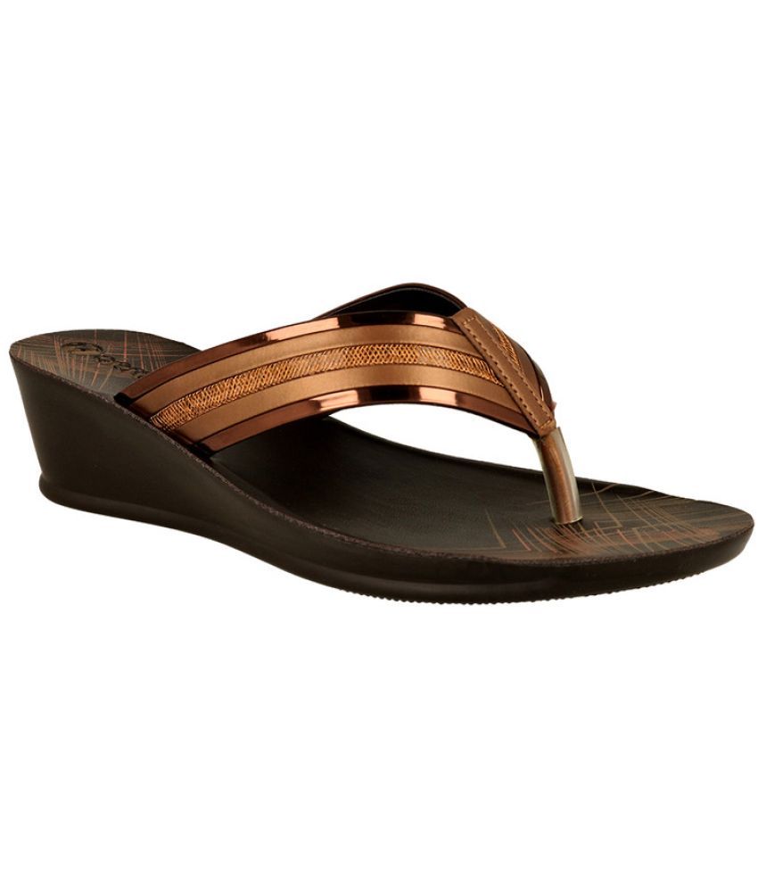     			Aeroblu Footwear Copper Women's Flats