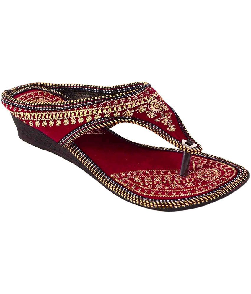     			Apratim Red Ethnic Footwear