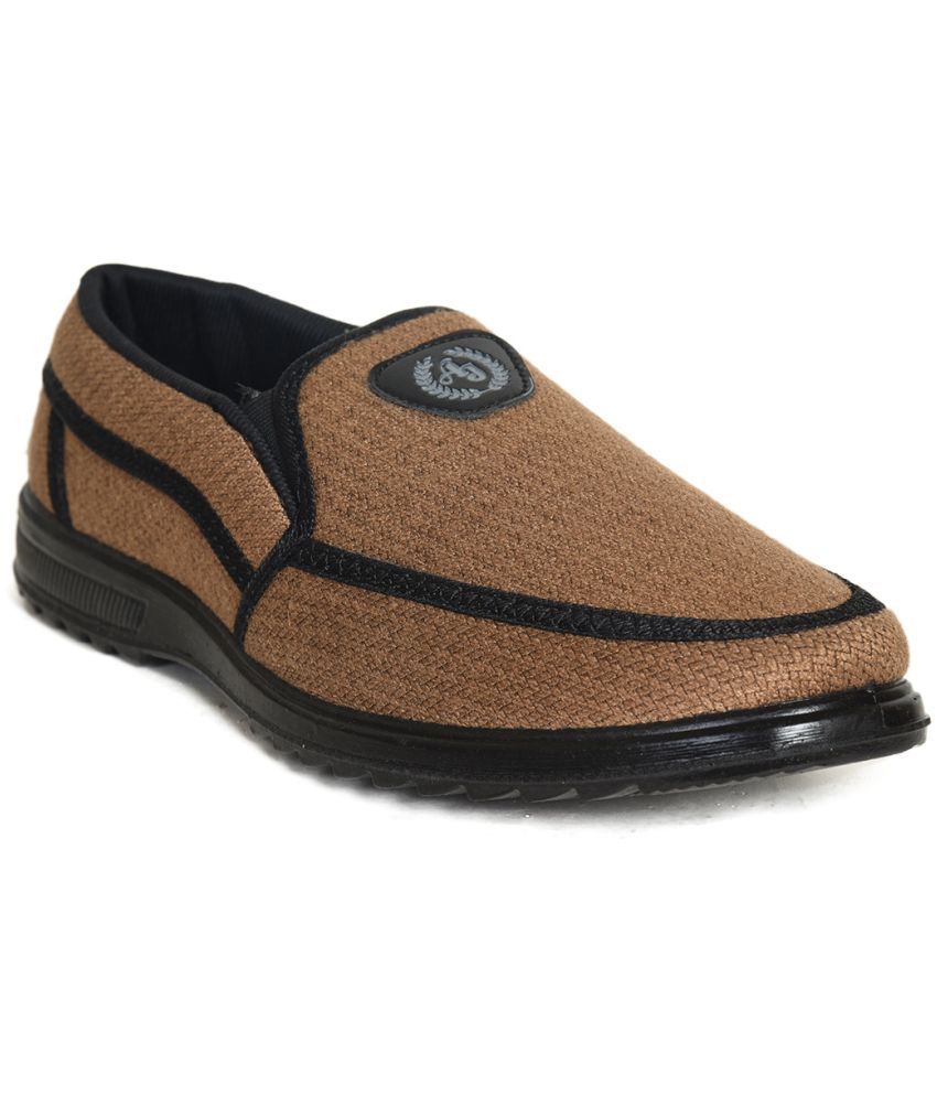     			Ajanta Outdoor Beige Casual Shoes