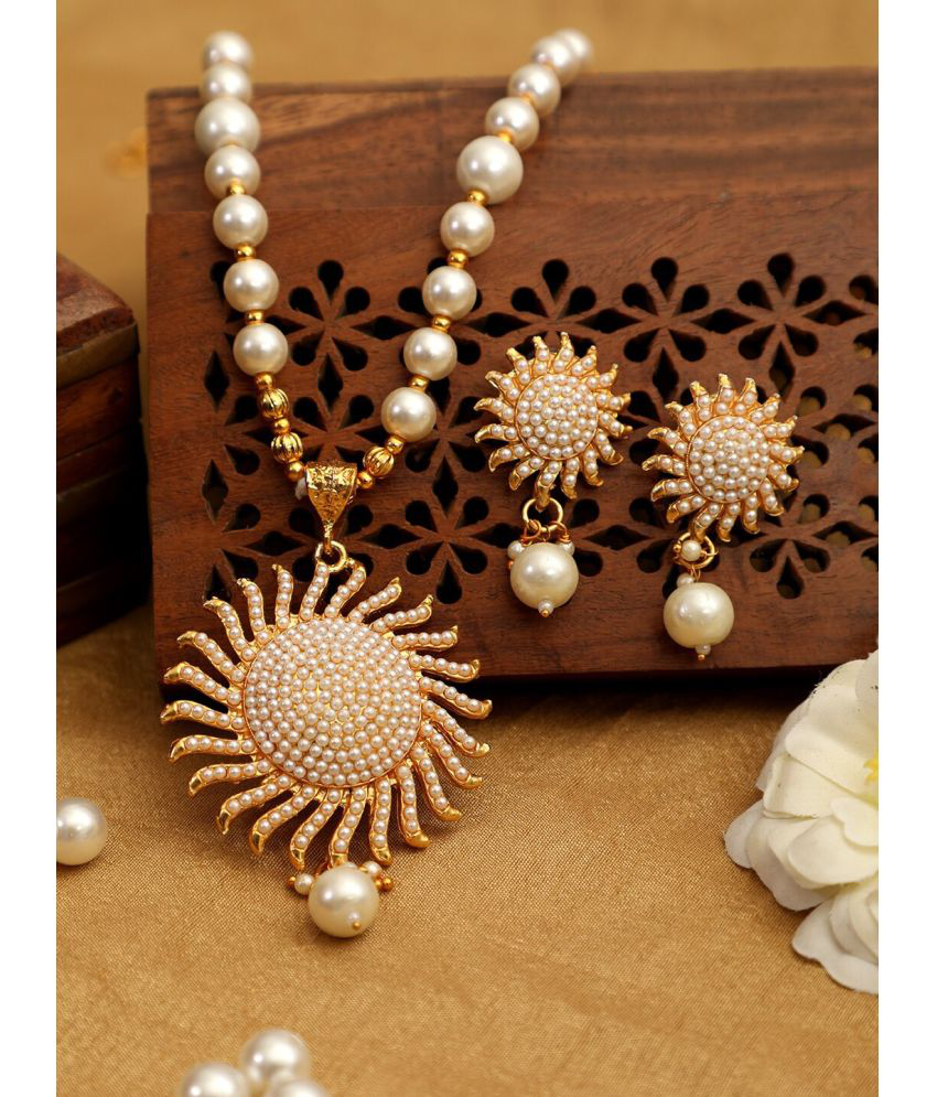     			PUJVI - Gold Alloy Necklace Set ( Pack of 1 )