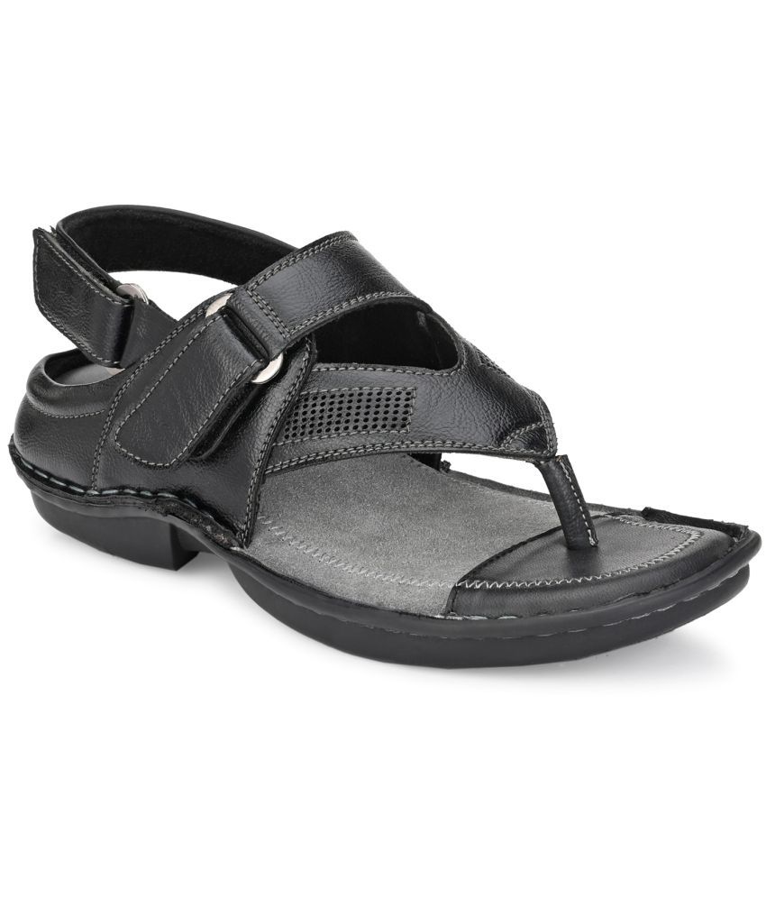     			softio Black Synthetic Leather Sandals