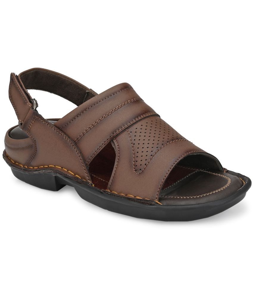     			softio Brown Synthetic Leather Sandals