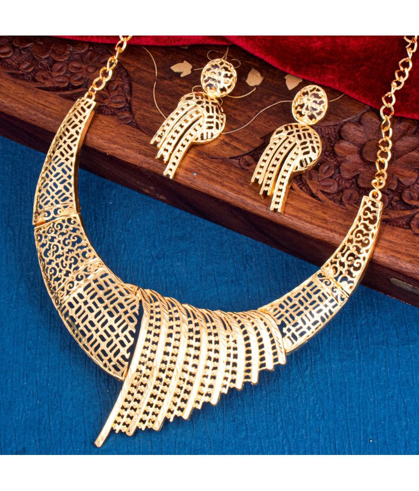     			Sukkhi Brass Golden Traditional Necklaces Set Collar