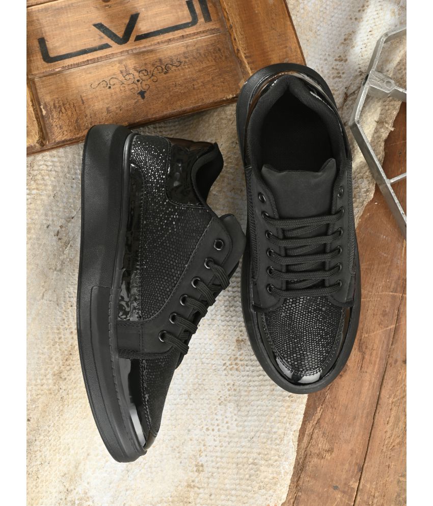     			Bucik Outdoor Black Casual Shoes