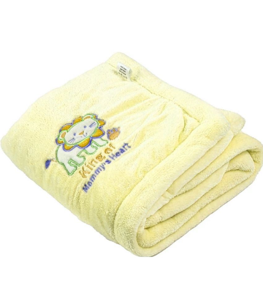     			Brandonn - Yellow Flannel Baby AC Blanket (Pack of 1)