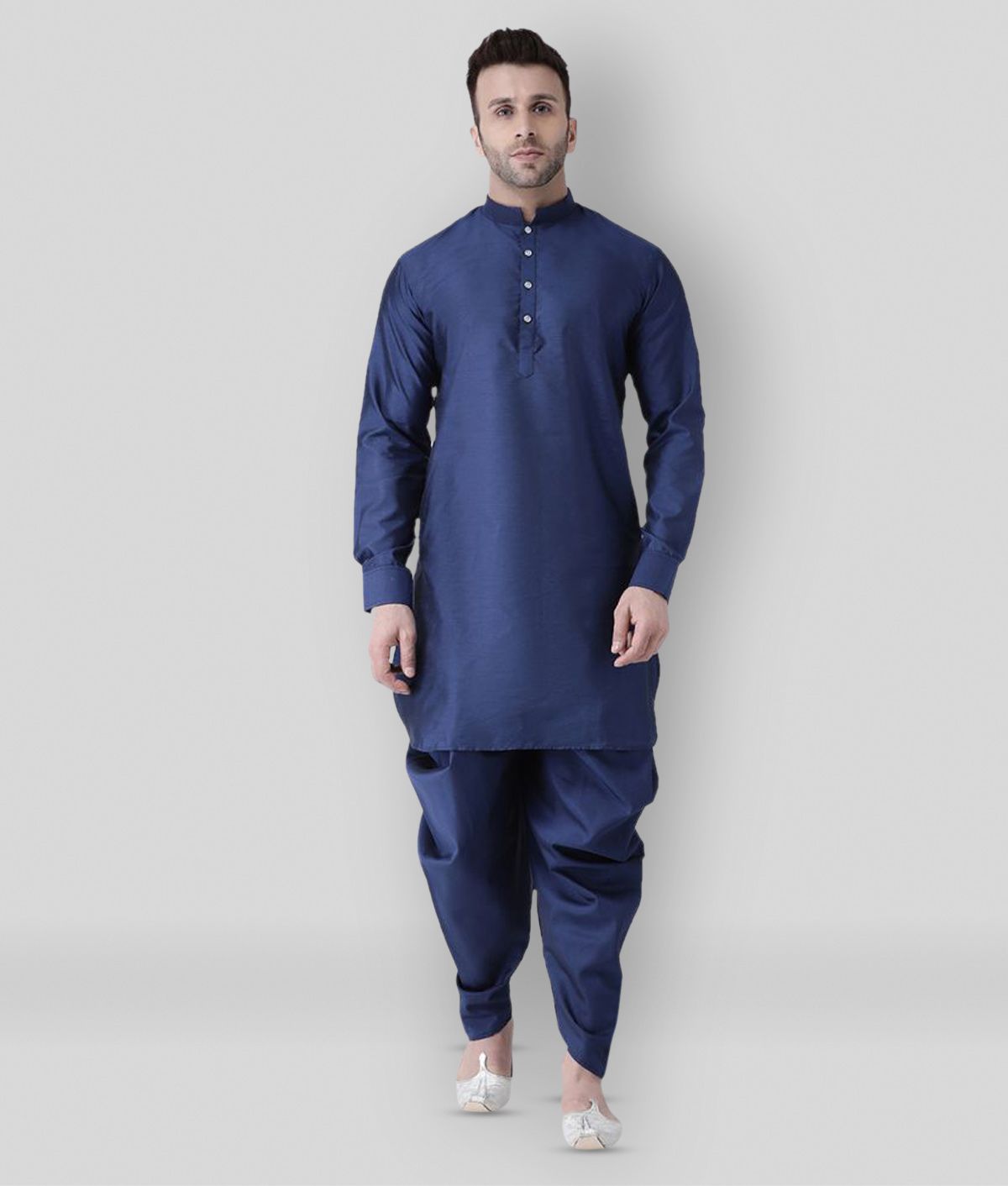     			Hangup - Navy Silk Regular Fit Men's Kurta Pyjama Set ( Pack of 1 )