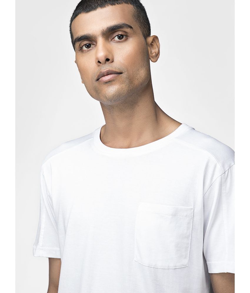 MensXP Basics White Cotton Slim Fit Men's TShirt ( Pack of 1 ) Buy