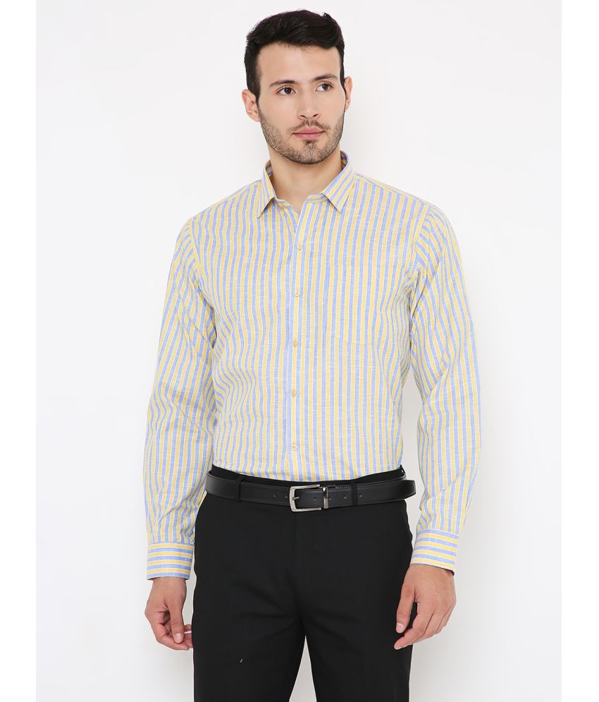    			Maharaja - Yellow Polyester Blend Slim Fit Men's Formal Shirt ( Pack of 1 )