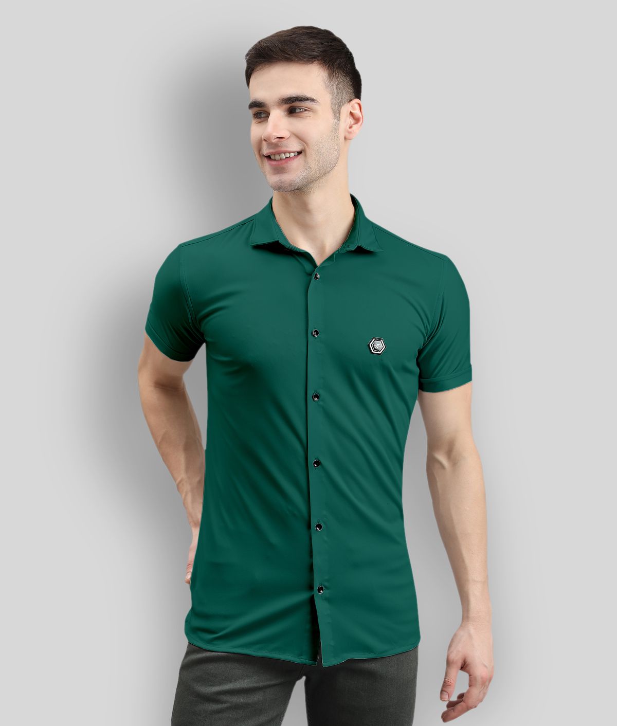     			INDICLUB - Green Cotton Blend Slim Fit Men's Casual Shirt (Pack of 1)