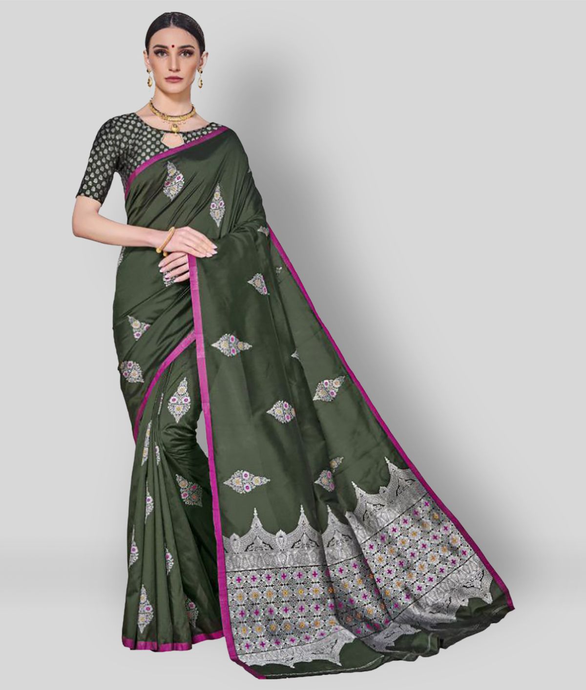     			Sherine - Green Silk Blend Saree With Blouse Piece (Pack of 1)