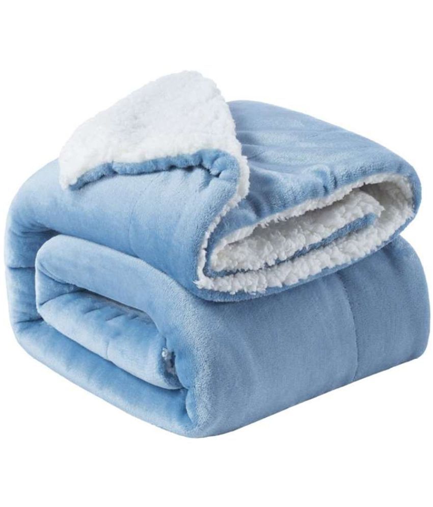 HOMETALES - Blue Sherpa Heavy Winter Double Blanket ( Pack of 1 )