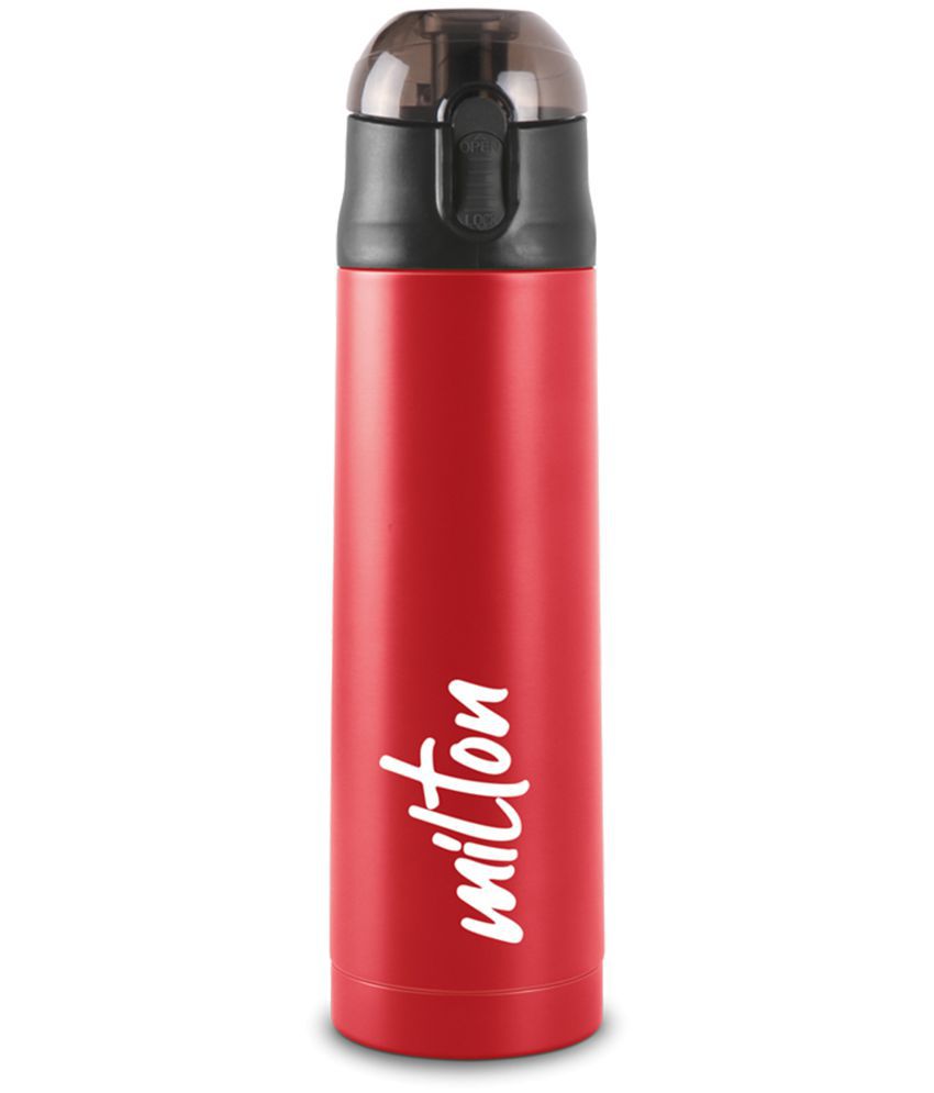    			Milton New Crown 900 Thermosteel Hot or Cold Water Bottle, 750 ml, Red