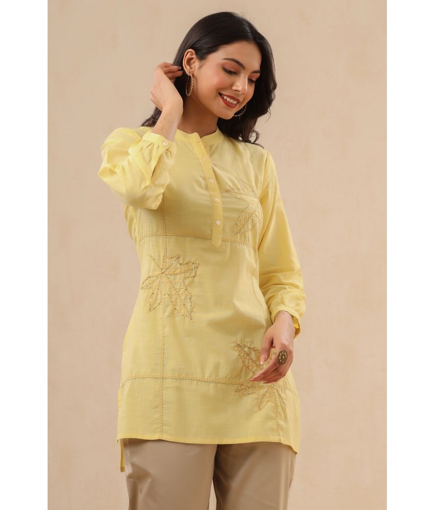     			Juniper - Yellow Cotton Blend Women's Straight Kurti ( Pack of 1 )