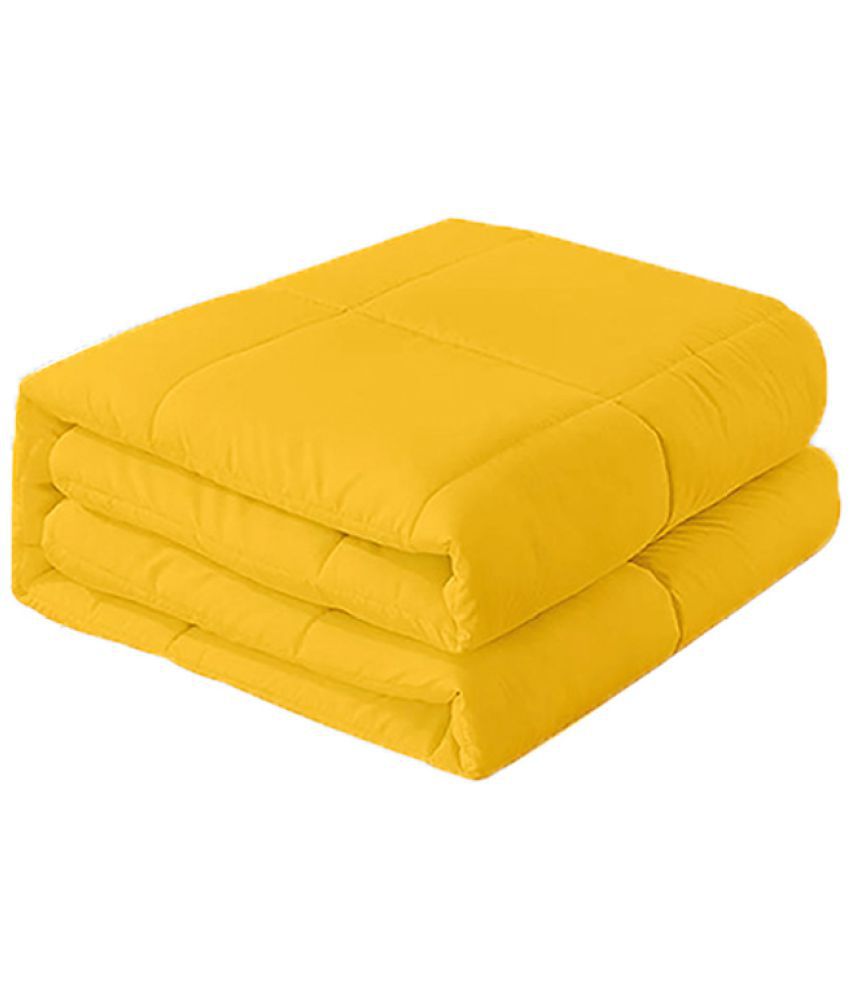 HOMETALES Double Polyester Yellow Plain Comforter Coordinated