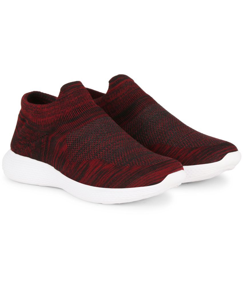     			Kraasa - Red Men's Slip-on Shoes