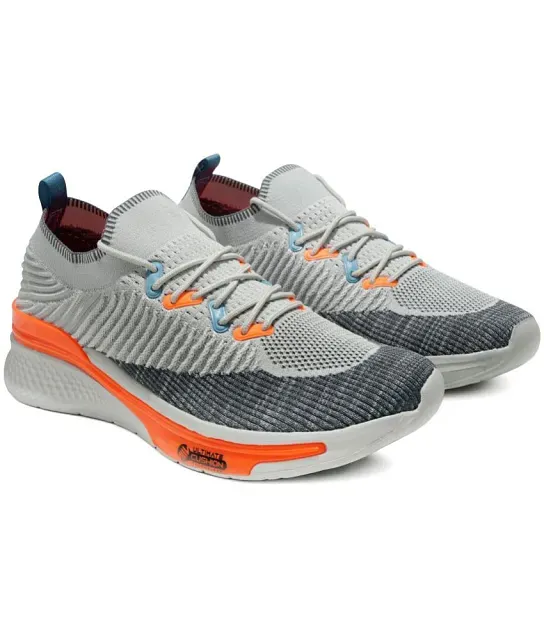 Sports shoes sales snapdeal