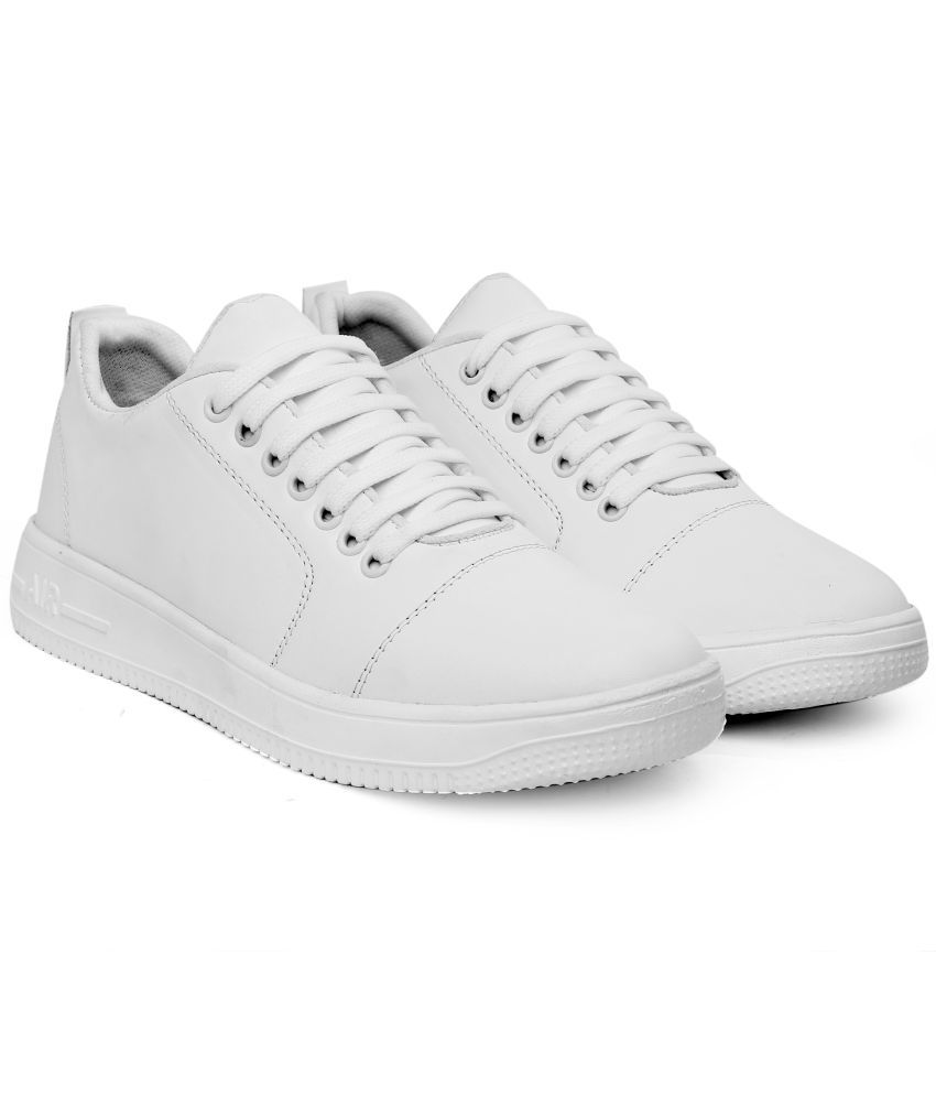     			Kraasa - White Men's Sneakers