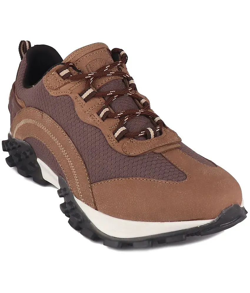 Red chief hot sale trekking shoes