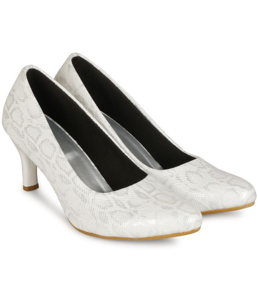     			Commander - White Women's Pumps Heels