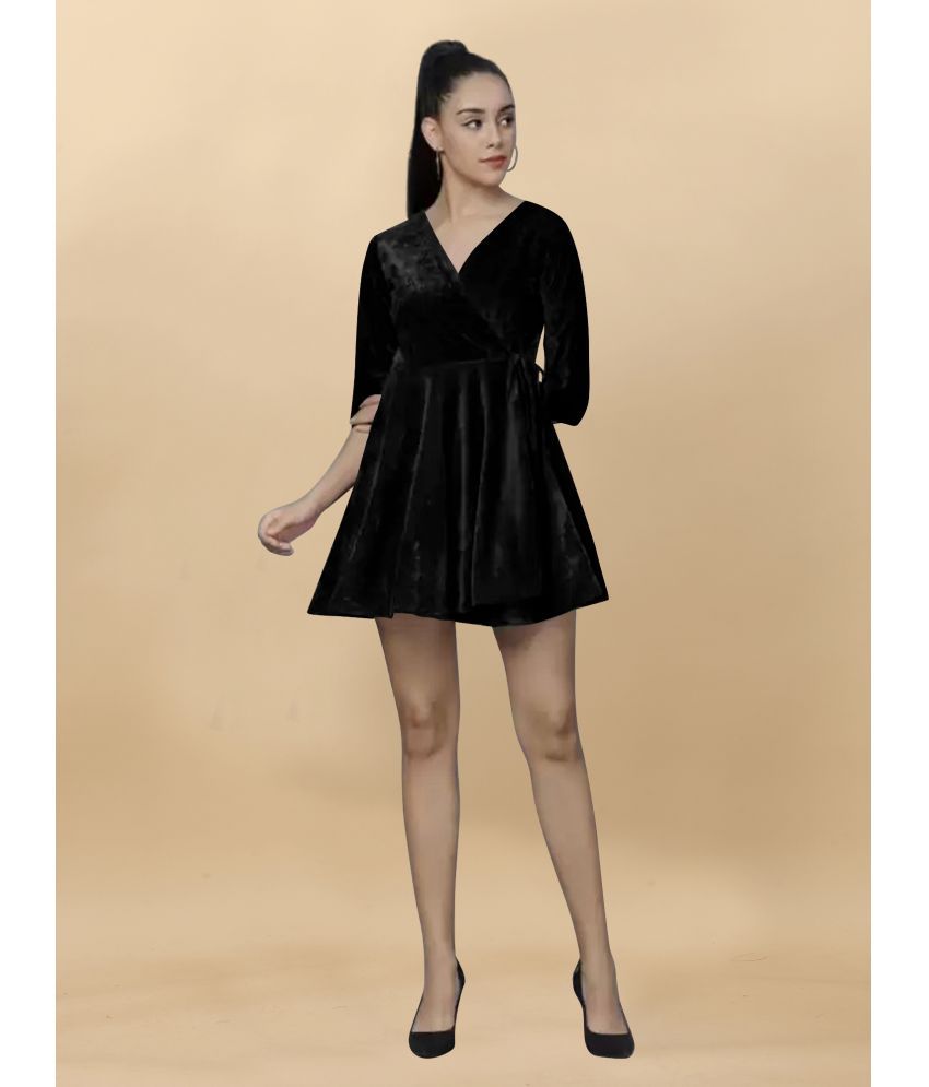     			Aika - Black Velvet Women's Fit & Flare Dress ( Pack of 1 )
