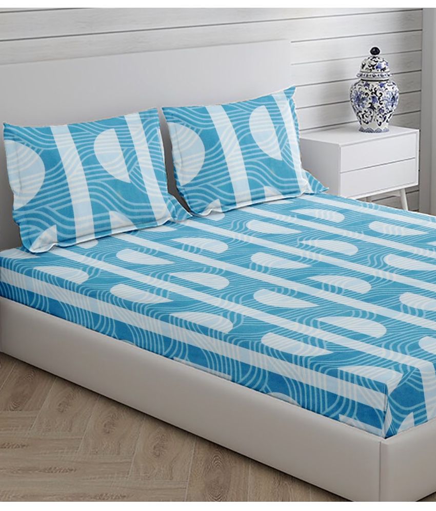    			HOMETALES Microfiber Abstract Double Bedsheet with 2 Pillow Covers - Blue