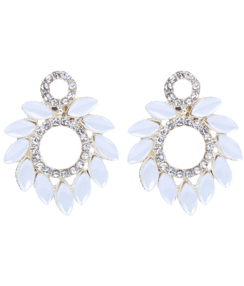     			Sunhari Jewels - White Stud Earrings ( Pack of 1 )
