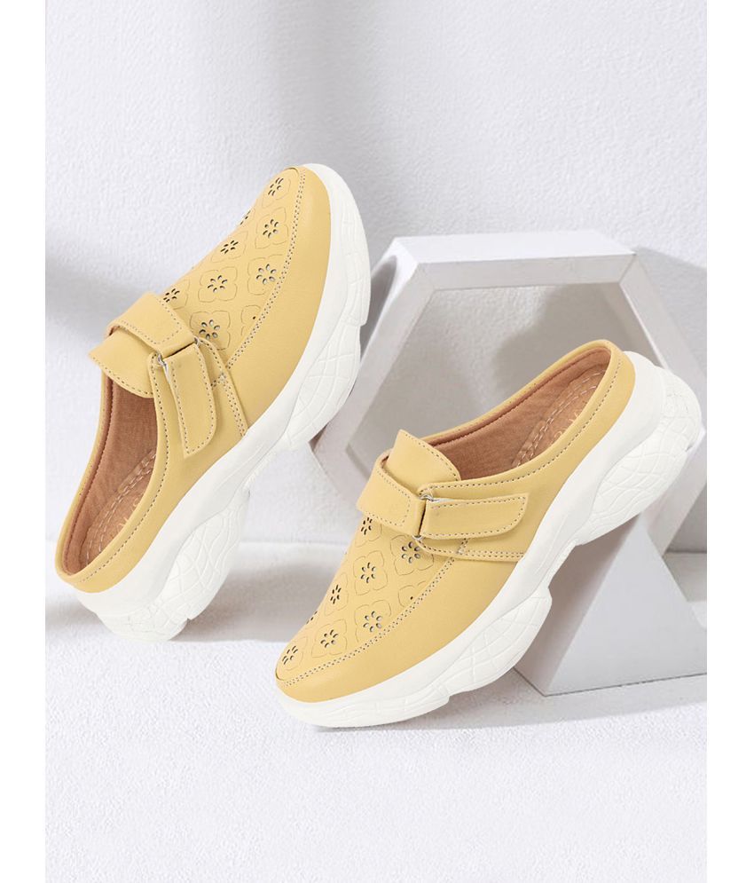     			Fausto - Yellow Women's Slip On