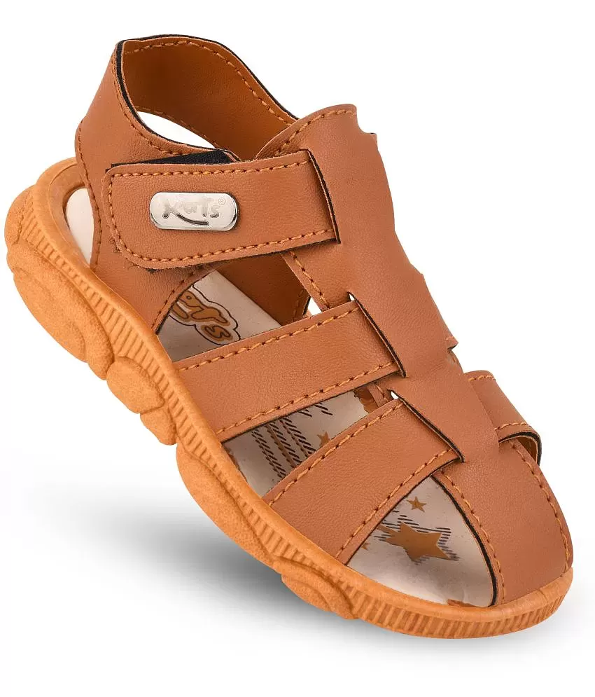 Buy Softouch Brown Kolhapuri Slippers for Men Online at Khadims |  73228973240