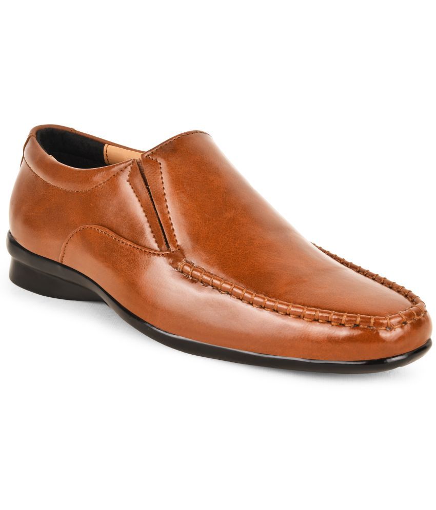     			Paragon - Tan Men's Slip On Formal Shoes