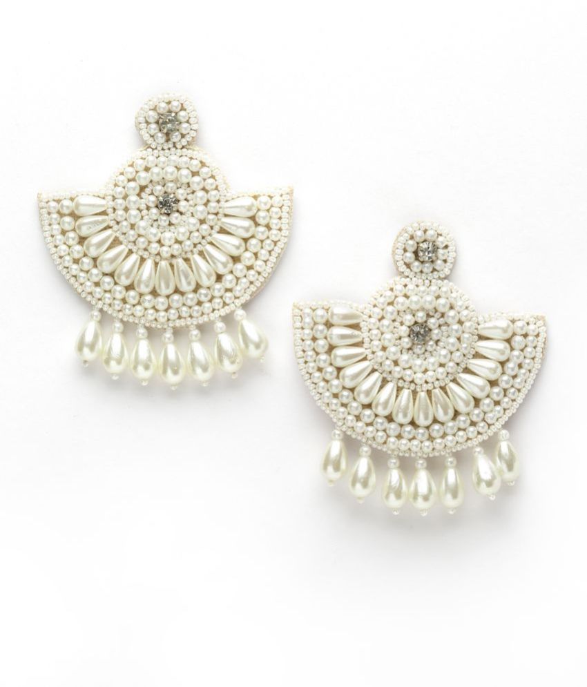     			Anekaant - White Danglers Earrings ( Pack of 1 )