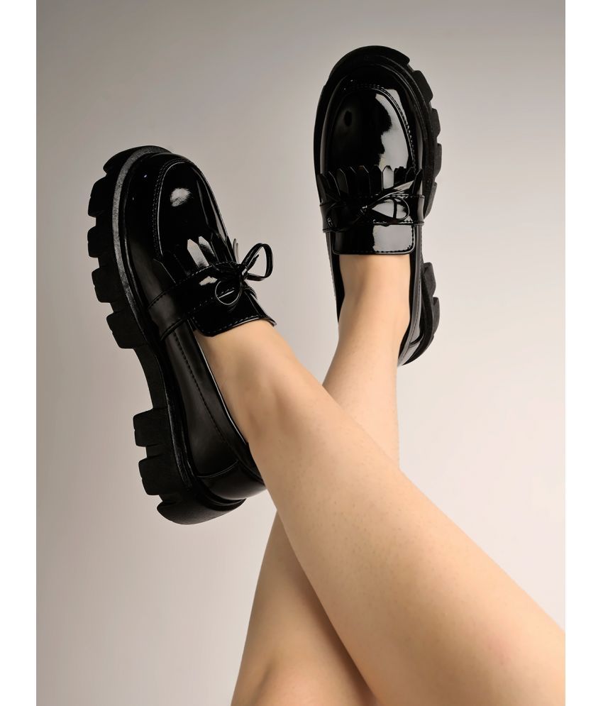     			Shoetopia - Black Women's Loafers