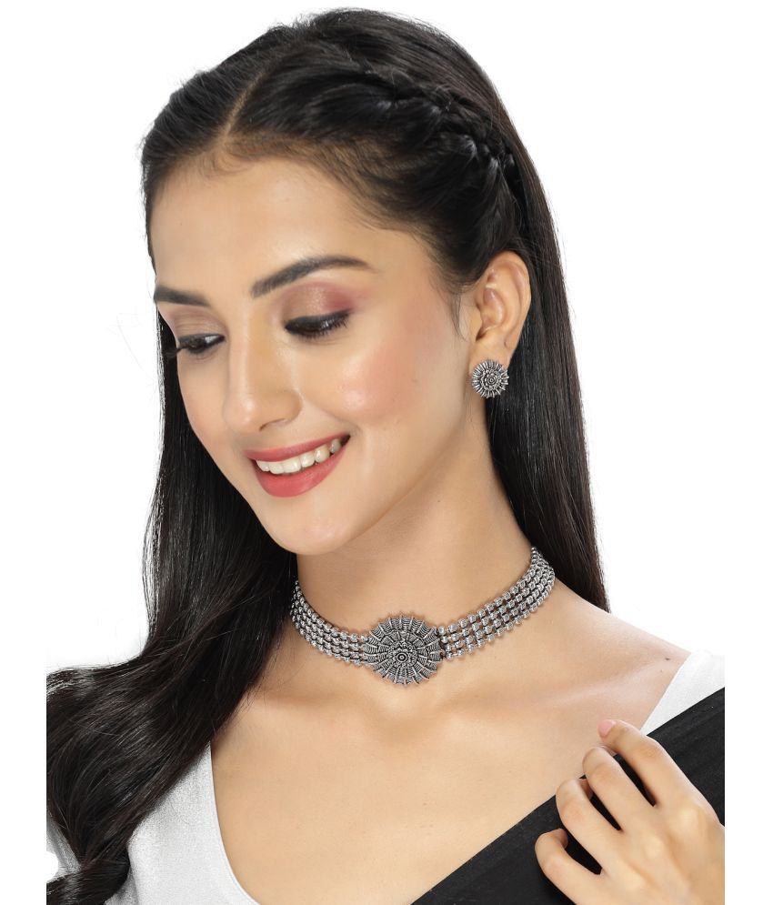     			Sukkhi Silver Alloy Necklace Set ( Pack of 1 )