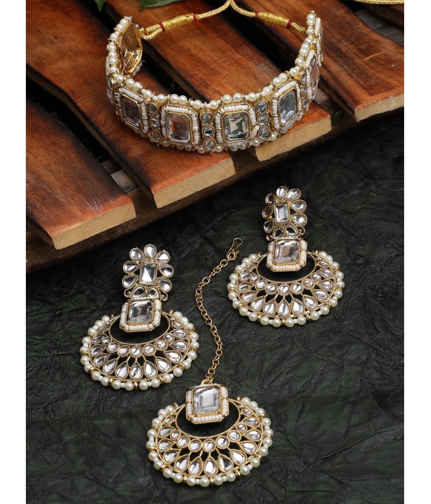     			Sukkhi White Alloy Necklace Set ( Pack of 1 )