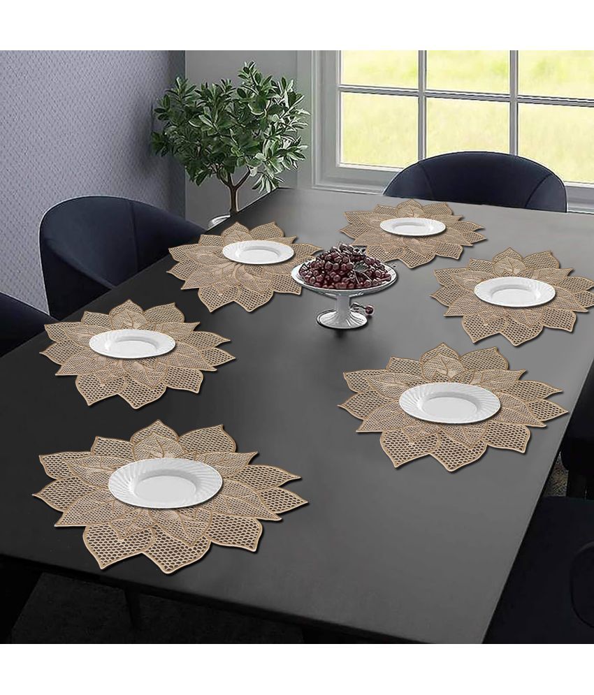     			HOMETALES PVC Floral Round Table Mats ( 47 cm x 47 cm ) Pack of 6 - Gold