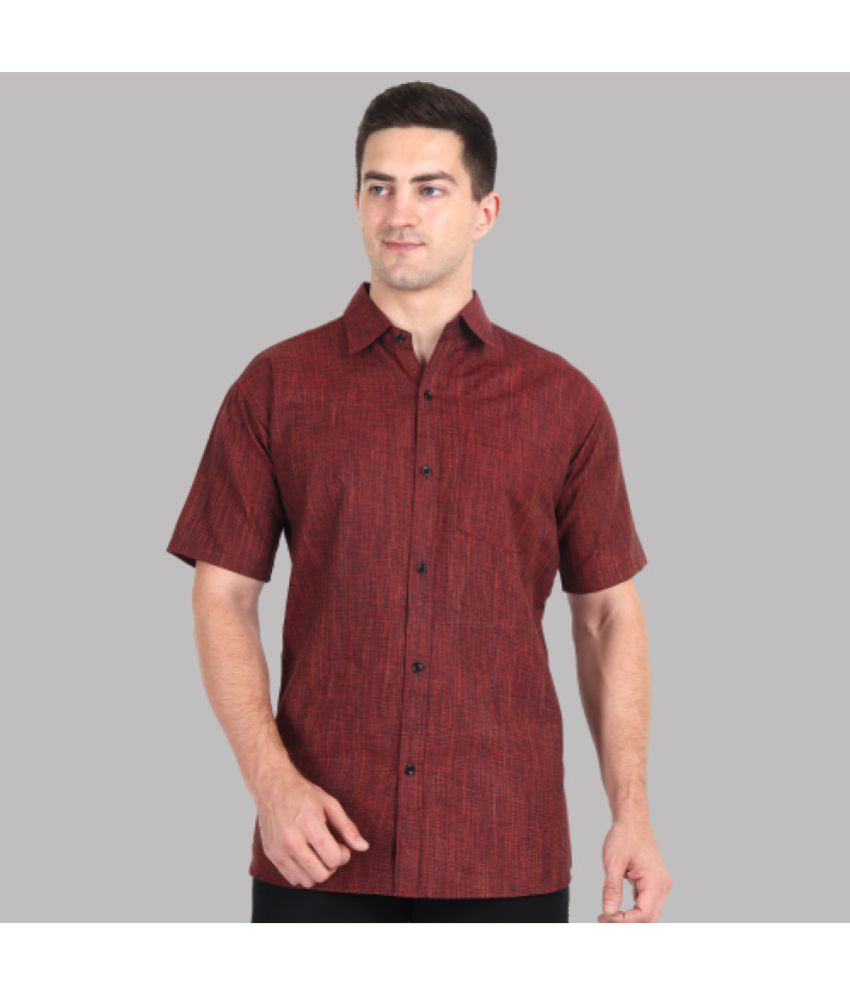     			SWADESHI COLLECTION Cotton Regular Fit Half Sleeves Men's Formal Shirt - Maroon ( Pack of 1 )