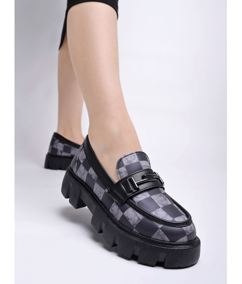     			Shoetopia - Black Women's Loafers