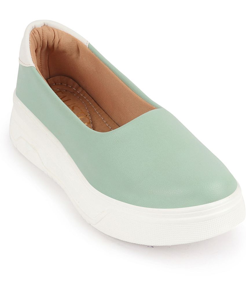     			Fausto - Green Women's Slip On