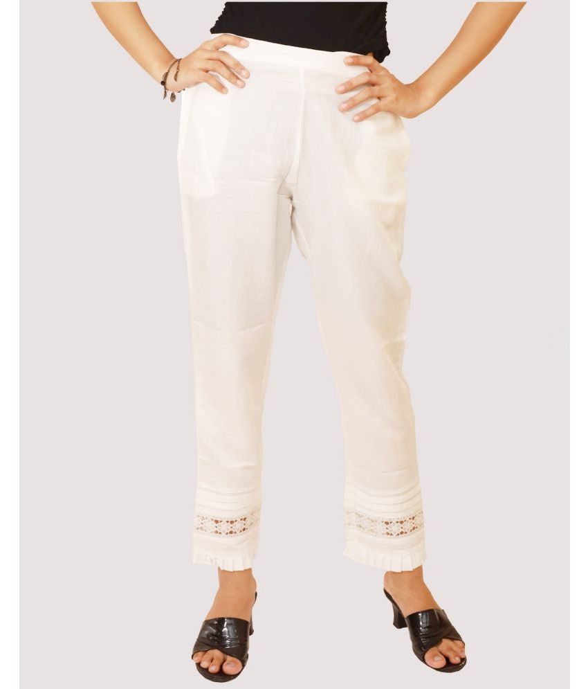     			NAZAYRAH - White Cotton Blend Regular Women's Casual Pants ( Pack of 1 )