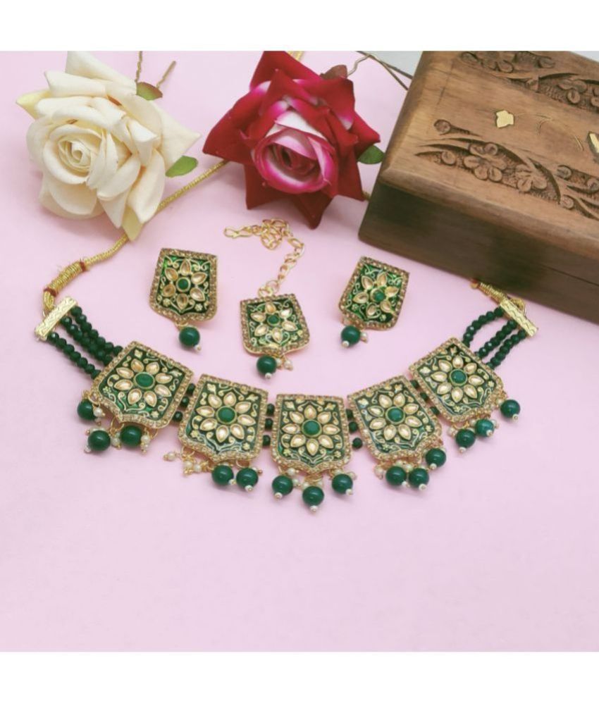     			gilher Green Alloy Necklace Set ( Pack of 1 )
